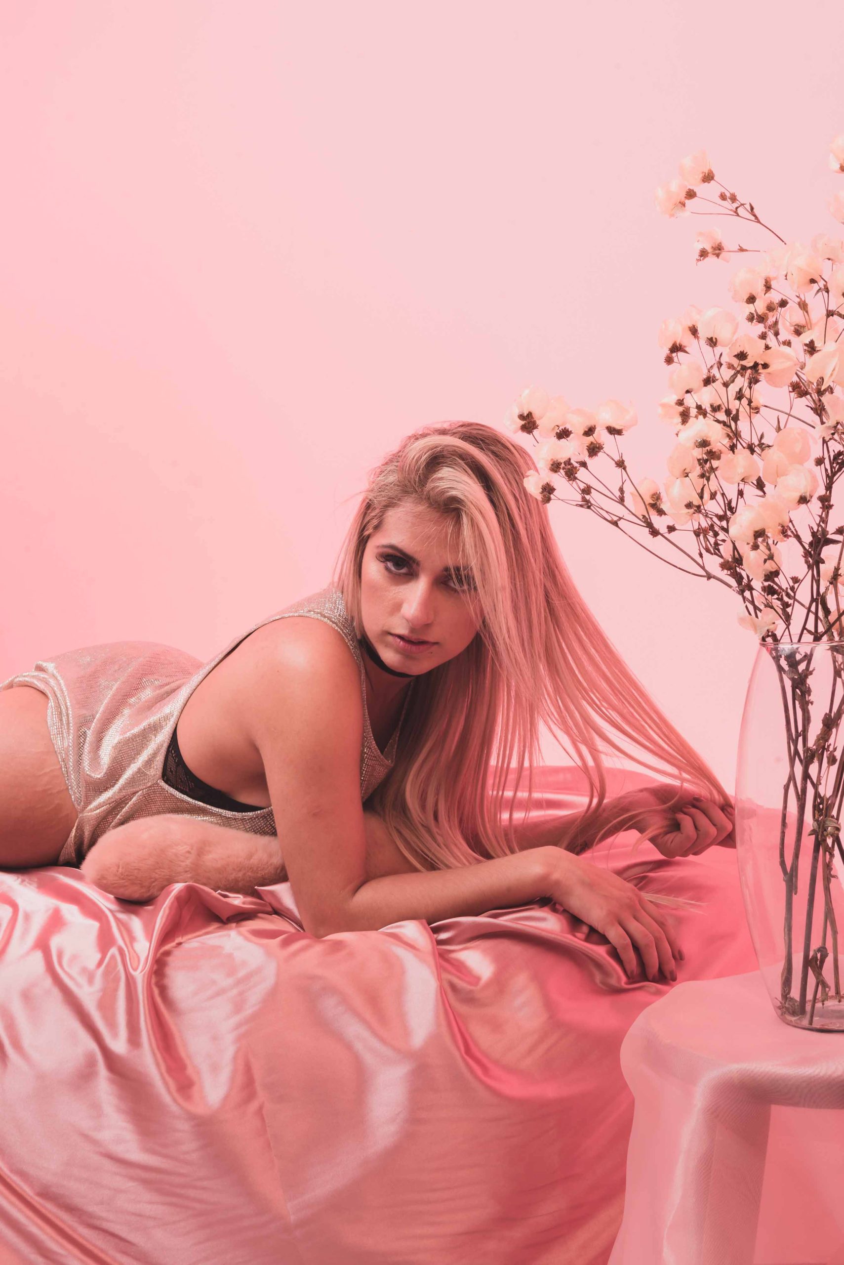 Mia Linz linda